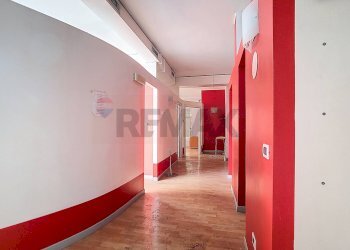 Hall / corridoio - Stabile - Palazzo via Guido Rossa
 
12, Ponte San Nicolò - foto 23