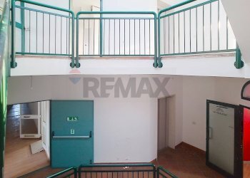 Edificio all\'aperto - Stabile - Palazzo via Guido Rossa
 
12, Ponte San Nicolò - foto 30