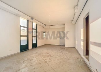 Stanza vuota - Stabile - Palazzo via Guido Rossa
 
12, Ponte San Nicolò - foto 33