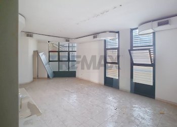 Stanza vuota - Stabile - Palazzo via Guido Rossa
 
12, Ponte San Nicolò - foto 35