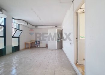 Parcheggio - Stabile - Palazzo via Guido Rossa
 
12, Ponte San Nicolò - foto 36