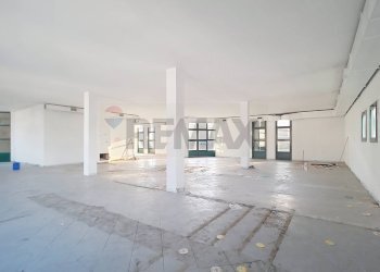 Parcheggio - Stabile - Palazzo via Guido Rossa
 
12, Ponte San Nicolò - foto 38