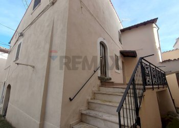 Scale - Casa semi indipendente Via Rua Cona
 
26, Caporciano - foto 1