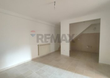 Stanza vuota - Casa semi indipendente Via Rua Cona
 
26, Caporciano - foto 3