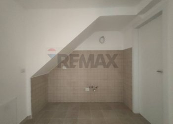 Stanza vuota - Casa semi indipendente Via Rua Cona
 
26, Caporciano - foto 4