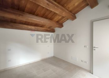 Stanza vuota - Casa semi indipendente Via Rua Cona
 
26, Caporciano - foto 10