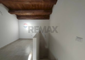 Stanza vuota - Casa semi indipendente Via Rua Cona
 
26, Caporciano - foto 15