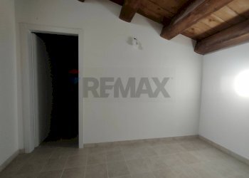 Stanza vuota - Casa semi indipendente Via Rua Cona
 
26, Caporciano - foto 16