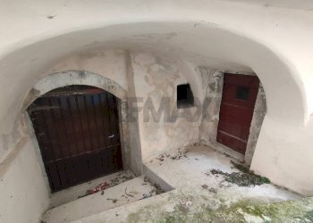 Hall / corridoio - Casa semi indipendente Via Rua Cona
 
26, Caporciano - foto 20