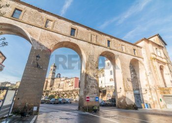 Edificio all\'aperto - Rustico Colle San Martino
 
165, Farnese - foto 1