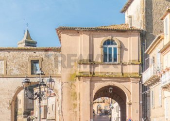Edificio all\'aperto - Rustico Colle San Martino
 
165, Farnese - foto 3