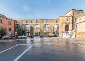 Edificio all\'aperto - Rustico Colle San Martino
 
165, Farnese - foto 5