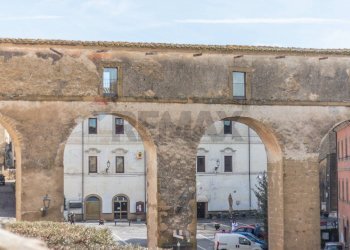 Edificio all\'aperto - Rustico Colle San Martino
 
165, Farnese - foto 45