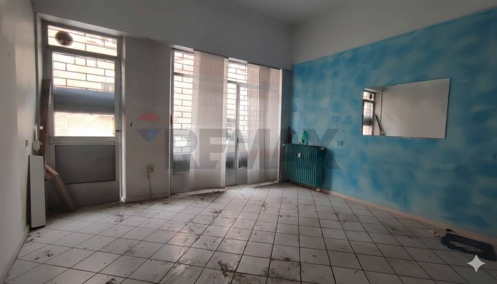 Stanza vuota - Locale Commerciale Via Dei Guasco
 
56, Alessandria - foto 1