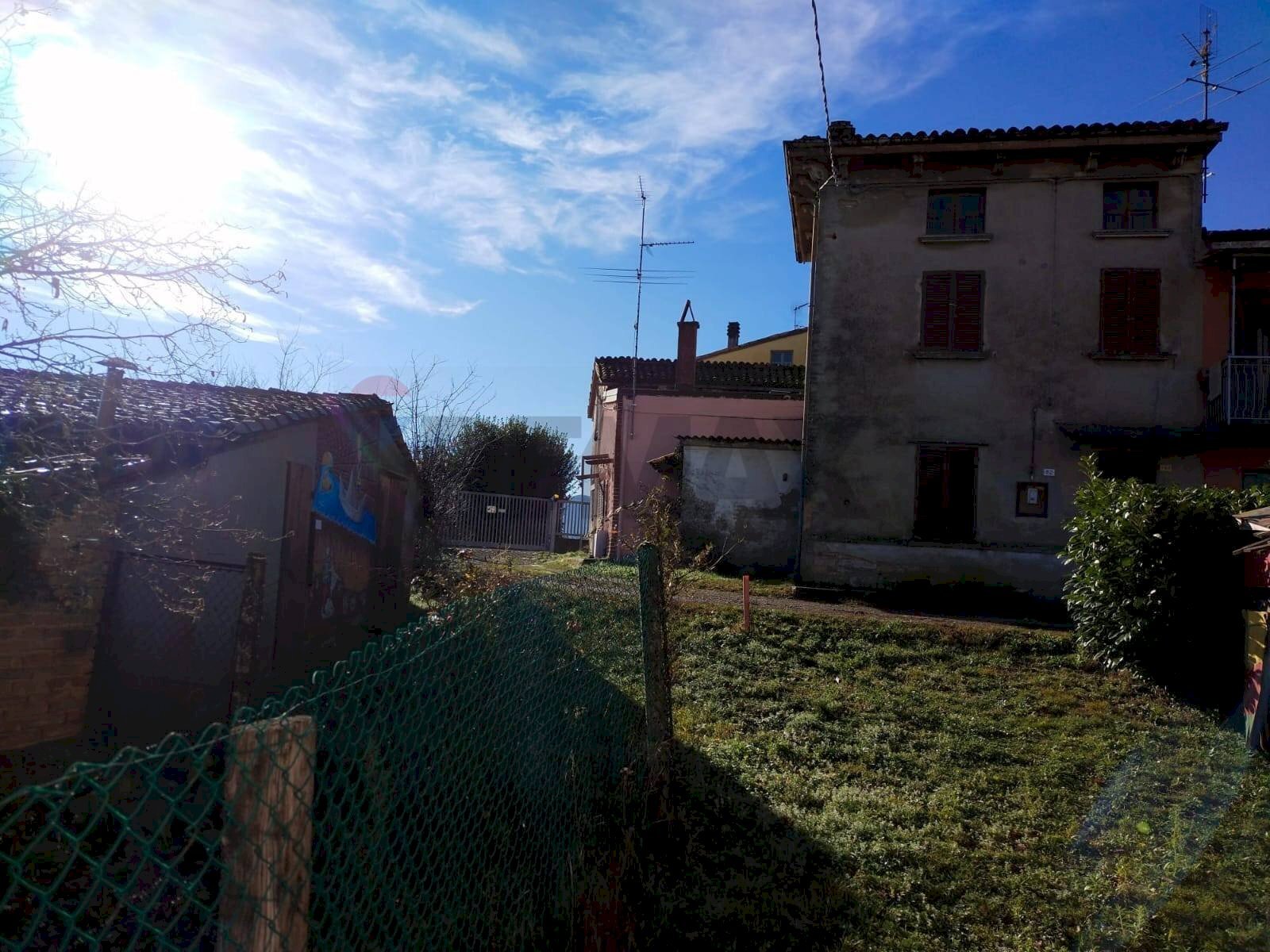 Casa all\'aperto - Semi-detached house VIA BERSANI
 
64, Gropparello - photo 2