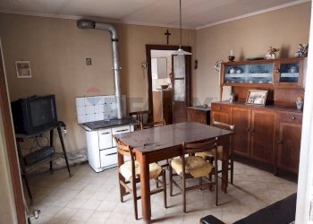 Sala da pranzo - Semi-detached house VIA BERSANI
 
64, Gropparello - photo 5