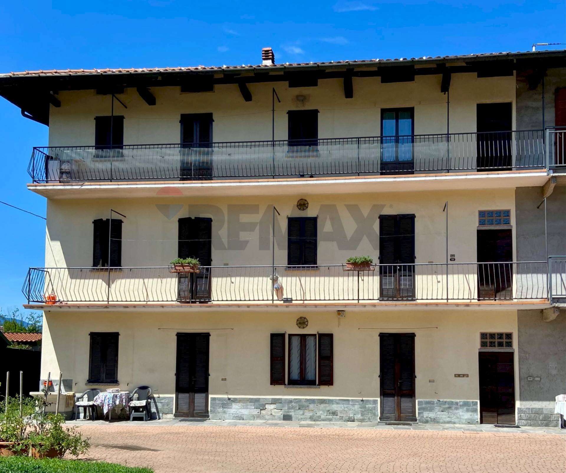 Edificio all\'aperto - Semi-detached house Via Beati
 
26, Castelletto Sopra Ticino - photo 1