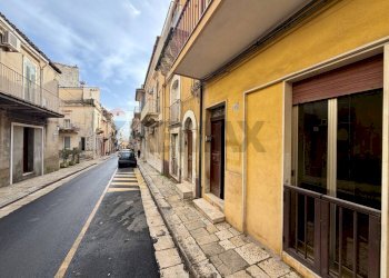 Edificio all\'aperto - Casa indipendente Via Salvatore
 
98, Ragusa - foto 4