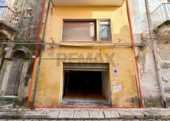 Edificio all\'aperto - Casa indipendente Via Salvatore
 
98, Ragusa - foto 32