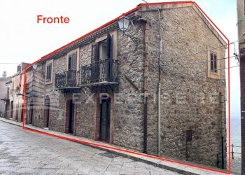 Foto 1 - Capannone Via Umberto I
 
17, San Mauro Castelverde - foto 1