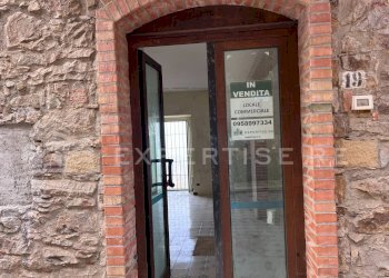 Foto 5 - Capannone Via Umberto I
 
17, San Mauro Castelverde - foto 5