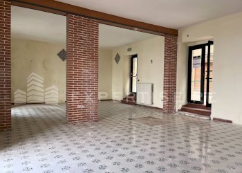 Foto 7 - Capannone Via Umberto I
 
17, San Mauro Castelverde - foto 7