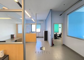 Foto 1 - Office VIA ATERNO
 
20, San Giovanni Teatino - photo 1