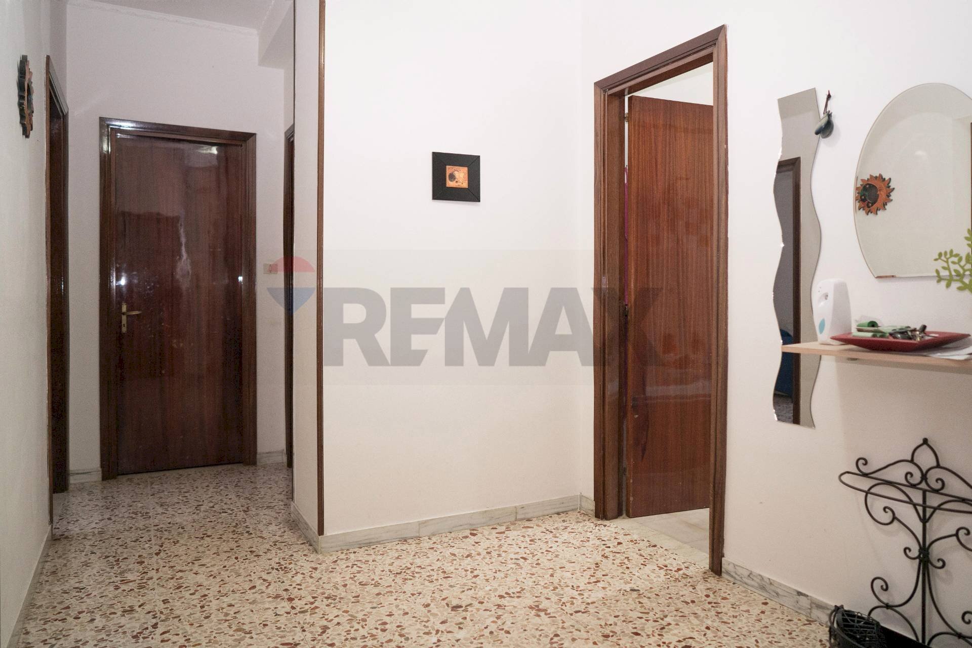 Hall / corridoio - Apartment Via Castelvecchio
 
42, Enna - photo 2
