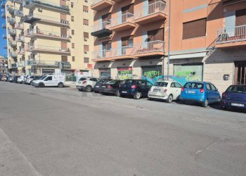 Edificio all\'aperto - Locale Commerciale Via generale di maria, Palermo - foto 2