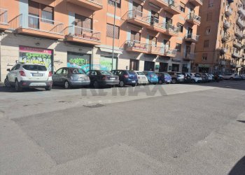 Edificio all\'aperto - Locale Commerciale Via generale di maria, Palermo - foto 3