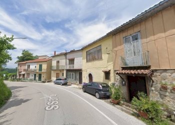 Foto 2 - Trilocale corso partenio
 
13, Pietrastornina - foto 2