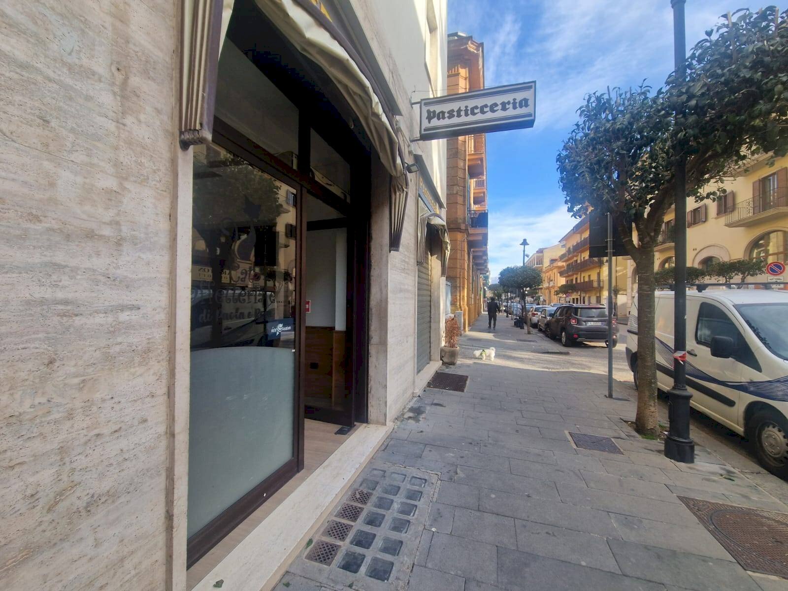 Foto 3 - Commercial Premises corso europa, Avellino - photo 3