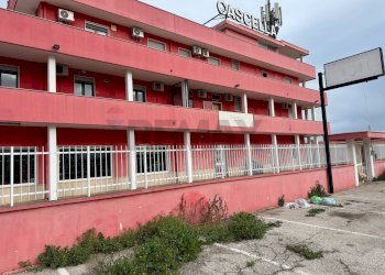 Edificio all\'aperto - Trilocale Via delle Mammole
 
34, Modugno - foto 1