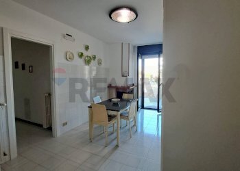 Sala da pranzo - Appartamento Corso Umberto I
 
450/B, Montesilvano - foto 16