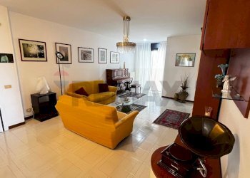 Soggiorno - Appartamento Corso Umberto I
 
450/B, Montesilvano - foto 9