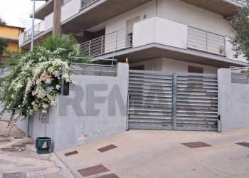 Casa all\'aperto - Villa Bifamiliare Via Alcide De Gaspari, Montesilvano - foto 2