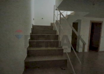 Scale - Villa Bifamiliare Via Alcide De Gaspari, Montesilvano - foto 26