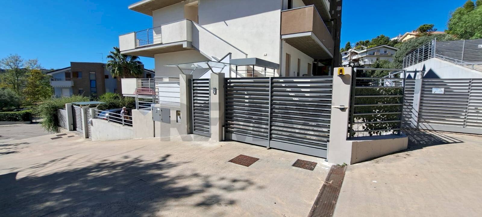 Casa all\'aperto - Semi-detached Villa Via Passo Rolle
 
10/3, Montesilvano - photo 2