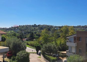 Edificio all\'aperto - Villa Bifamiliare Via Passo Rolle
 
10/3, Montesilvano - foto 3