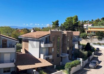 Edificio all\'aperto - Villa Bifamiliare Via Passo Rolle
 
10/3, Montesilvano - foto 4