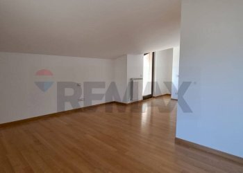 Stanza vuota - Villa Bifamiliare Via Passo Rolle
 
10/3, Montesilvano - foto 33