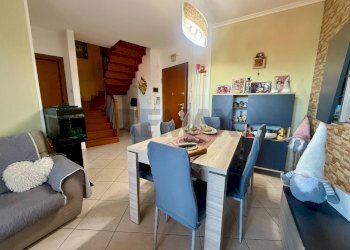 Sala da pranzo - Villa Bifamiliare Contrada Lazzaretto
 
63, Ortona - foto 4