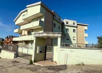Edificio all\'aperto - Villa Bifamiliare Contrada Lazzaretto
 
63, Ortona - foto 29