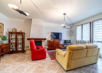 Villa a Schiera via Picasso, Sant'Ilario d'Enza - foto 8