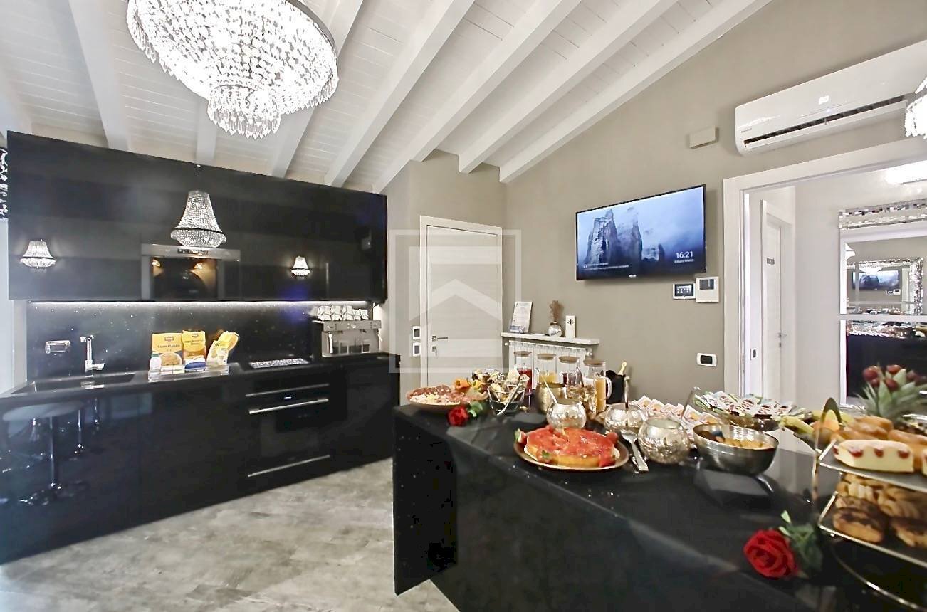 Foto 12 - Hotel Via Caporali, Desenzano del Garda - planimetria 1