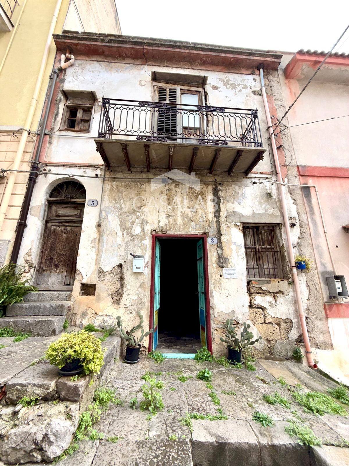 Foto 1 - Quadrilocale via marchiano
 
5, Carini - foto 1