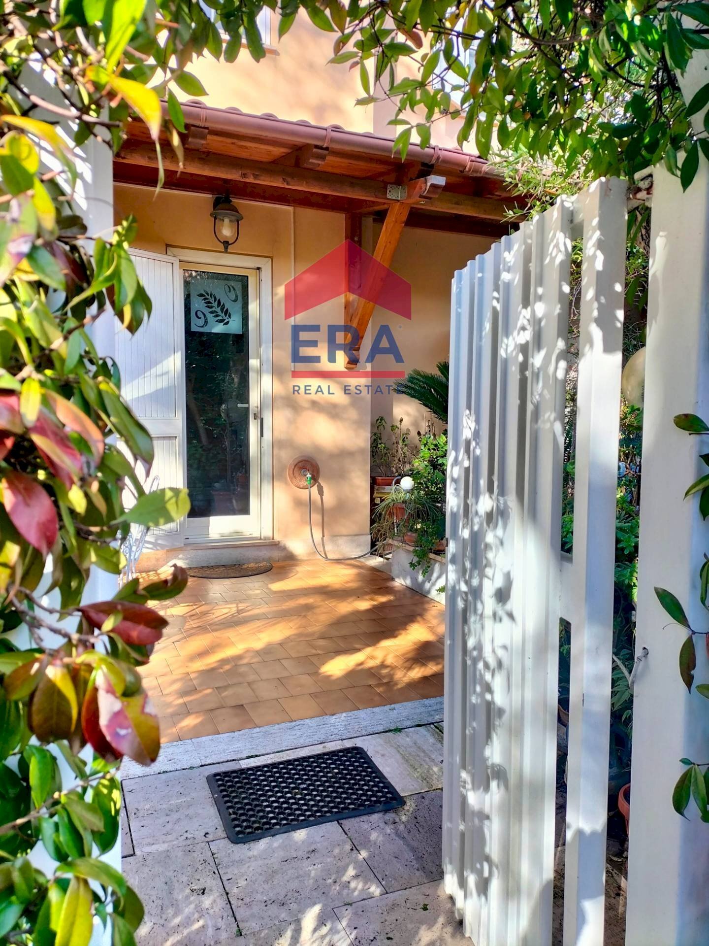 giardino ingresso - Villa a Schiera Via Gabriele Malagrida
 
11, Roma - foto 3