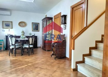 sala da pranzo - Villa a Schiera Via Gabriele Malagrida
 
11, Roma - foto 6