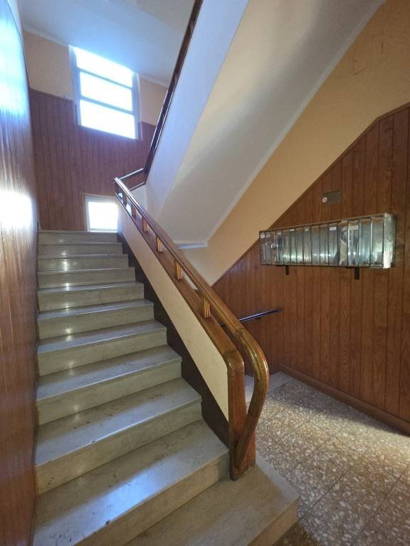 Interno palazzo - Trilocale piazza Principe Eugenio, 14, Rivoli - foto 3