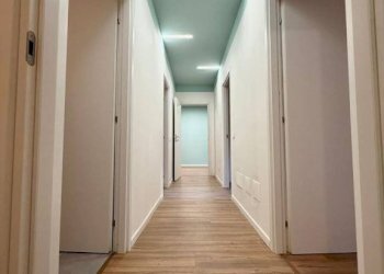 Corridoio - Quadrilocale via Ernesto Cairoli, Varese (zona Biumo Inferiore) - foto 11